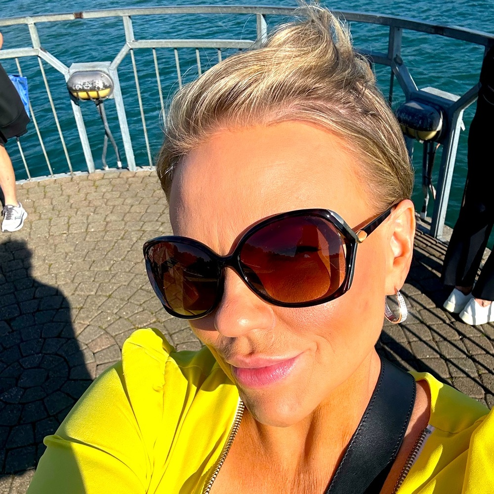 Hiiii…Welcome to my closet!!!!